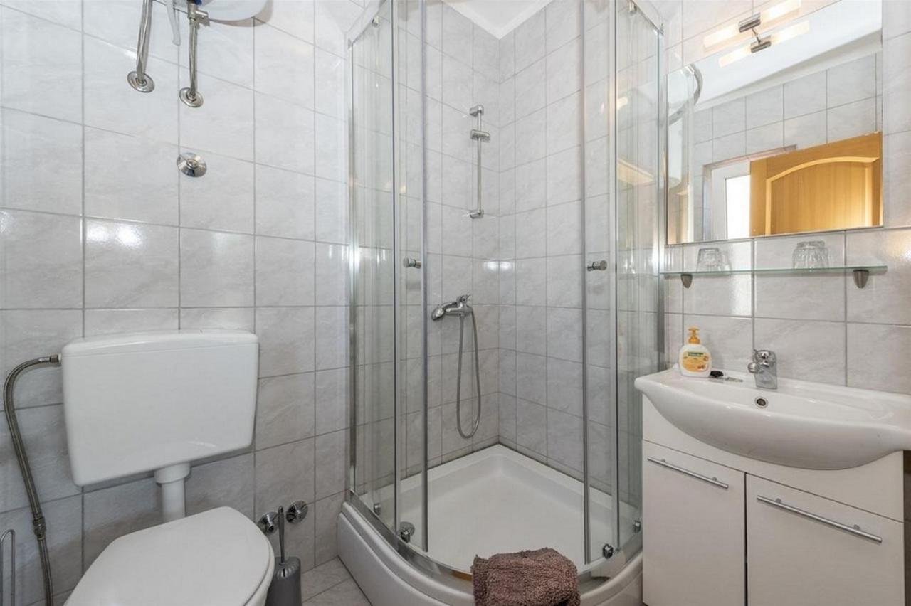 Apartments And Rooms By The Sea Stara Novalja, Pag - 6303 外观 照片